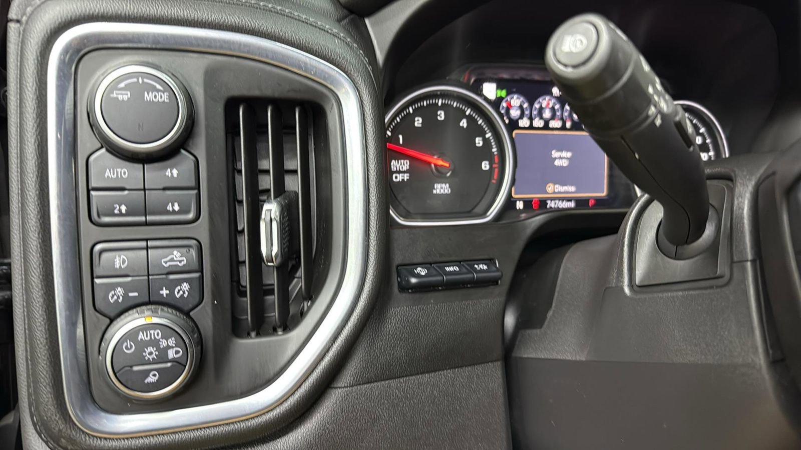 Used 2021 Chevrolet Silverado 1500 High Country w/ Technology Package image 18