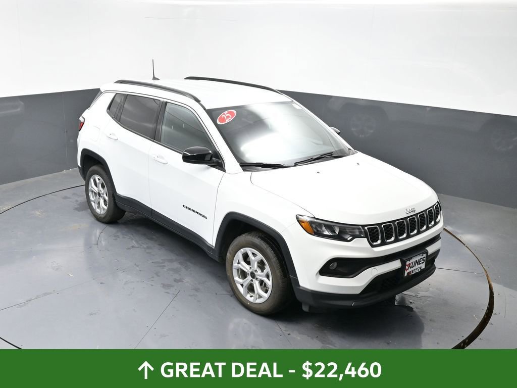 Used 2025 Jeep Compass Latitude image 18