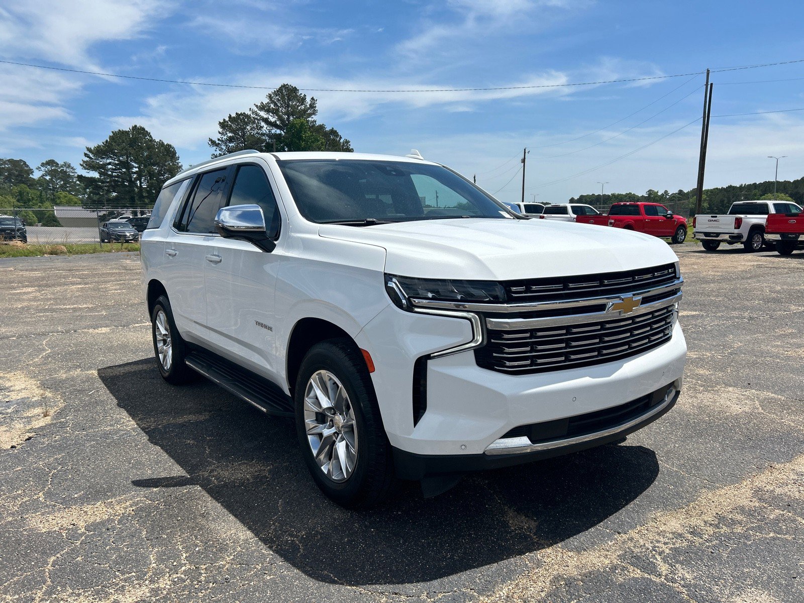 Used 2023 Chevrolet Tahoe Premier AWD/4WD image 2