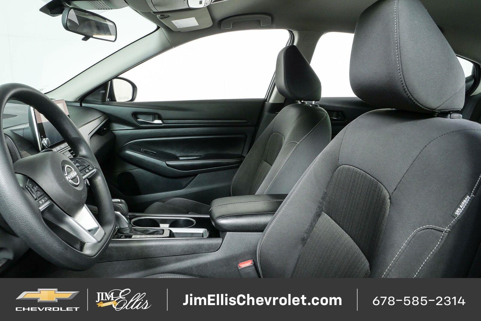 Used 2024 Nissan Altima 2.5 SV FWD image 5