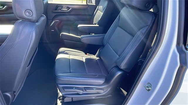 Used 2025 GMC Yukon XL Denali image 13