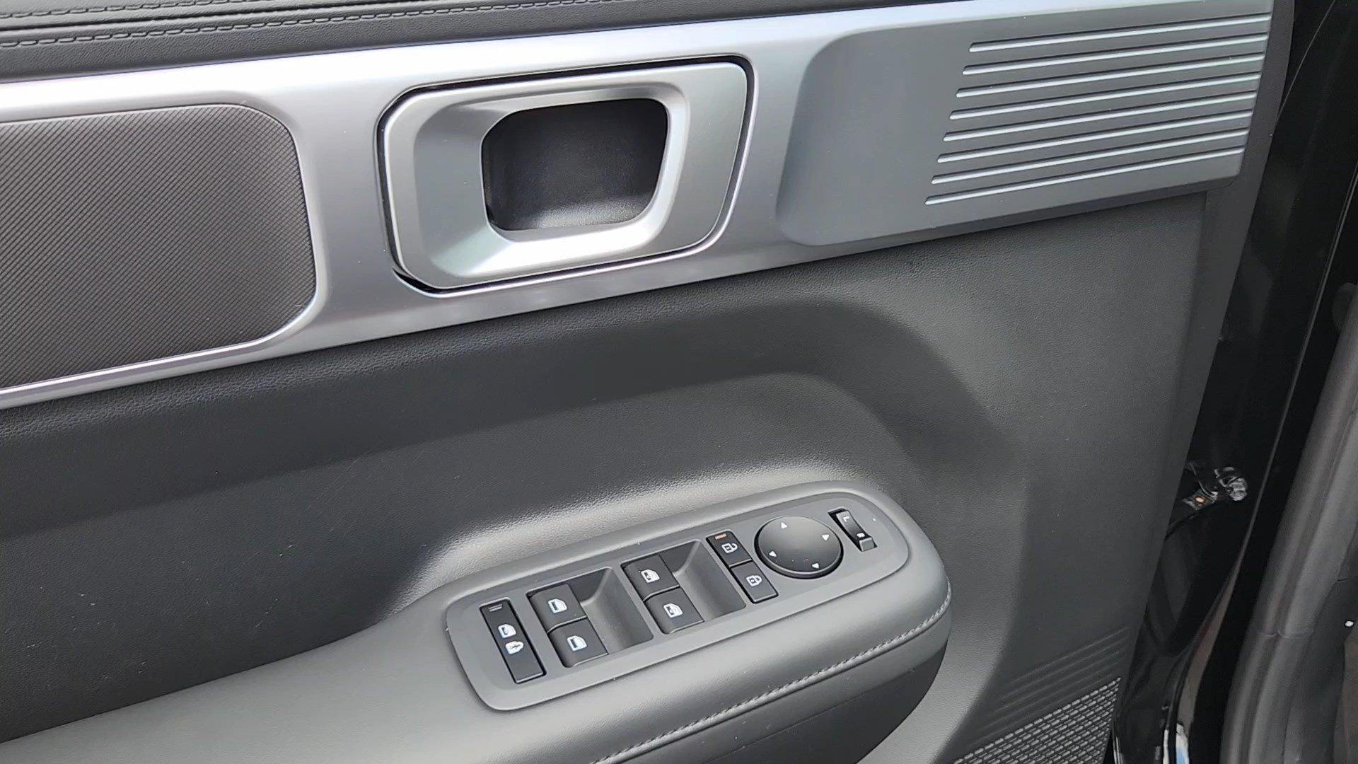 Certified 2025 Hyundai Santa Fe XRT AWD/4WD image 7