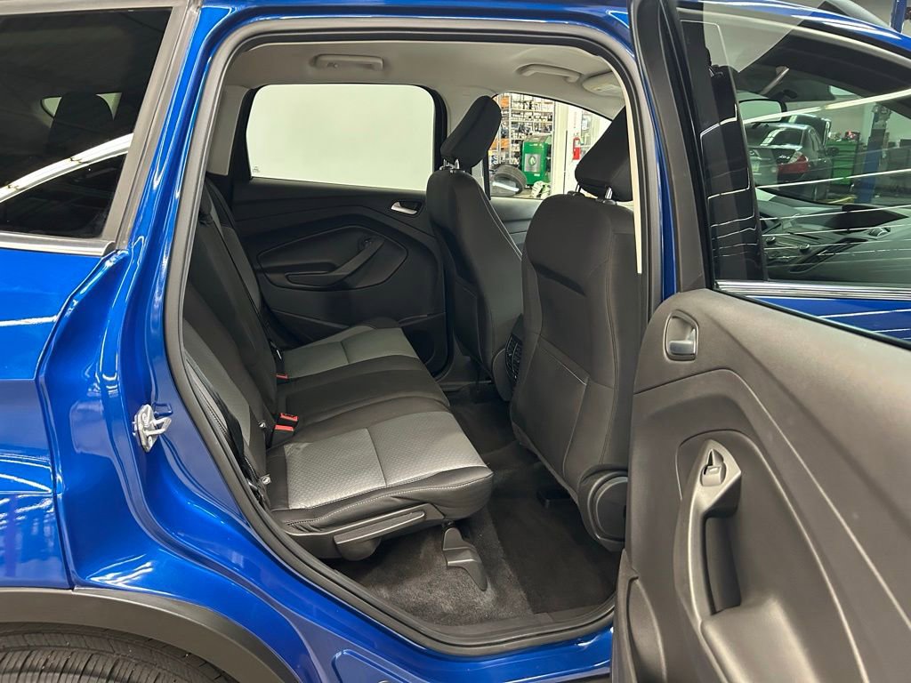 Used 2018 Ford Escape SE FWD image 12