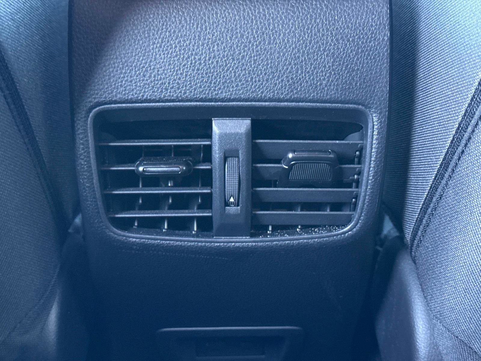 Used 2022 Toyota Corolla Cross LE image 17