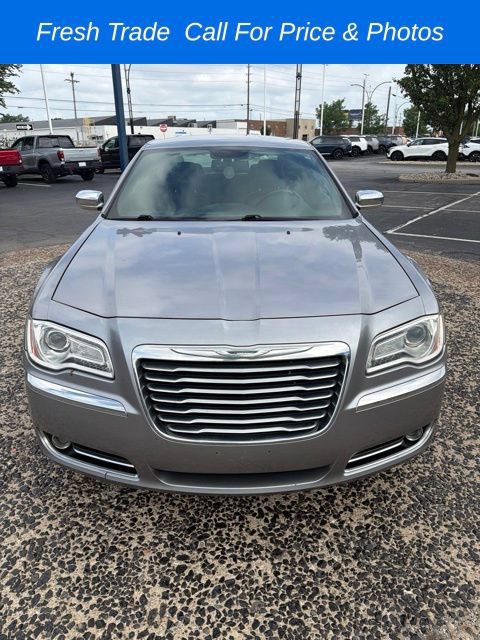 Used 2014 Chrysler 300 C RWD image 8