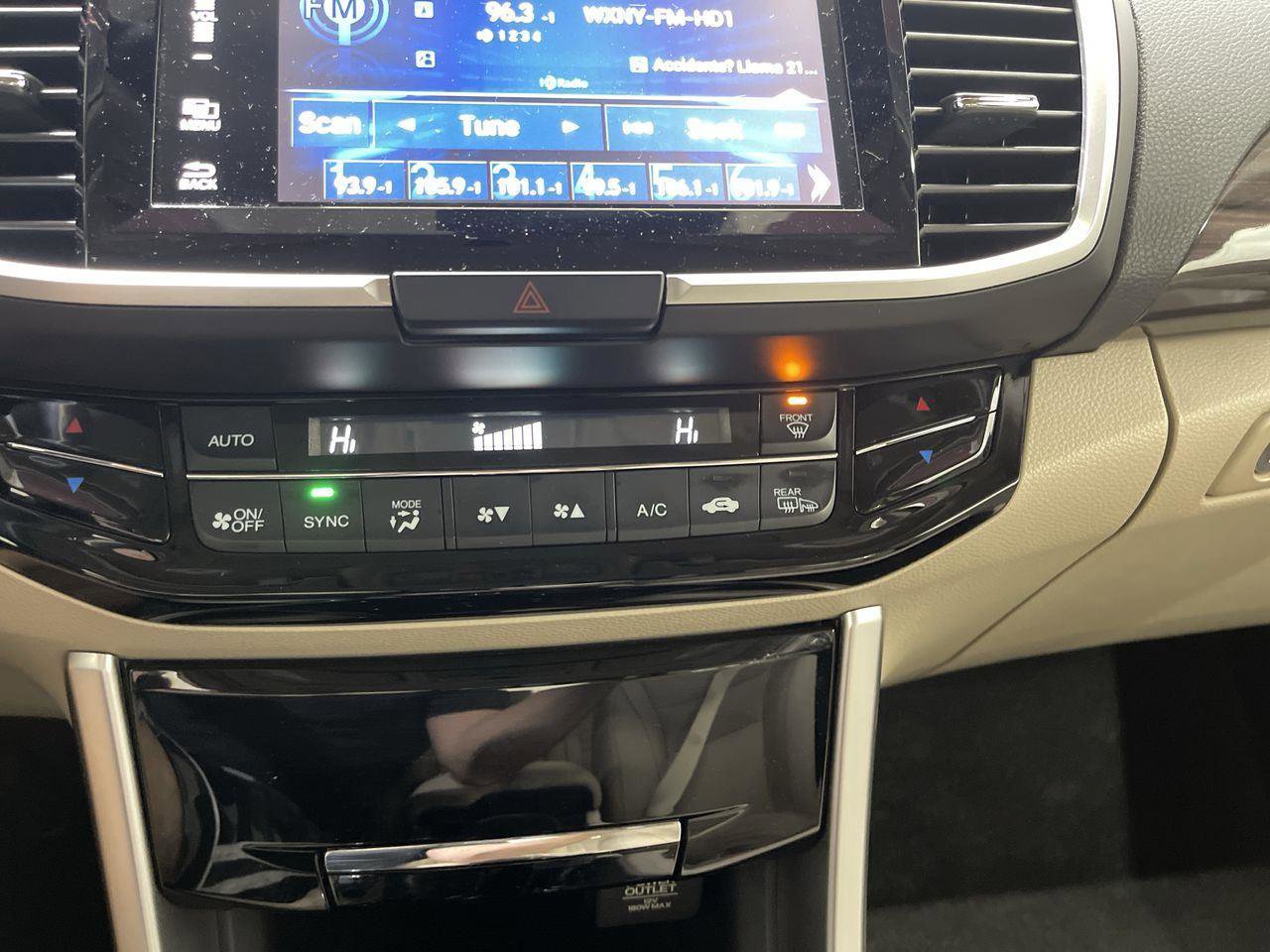 Used 2017 Honda Accord Touring image 18