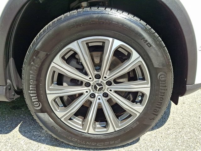 Used 2025 Mercedes-Benz GLC 300 4MATIC image 8