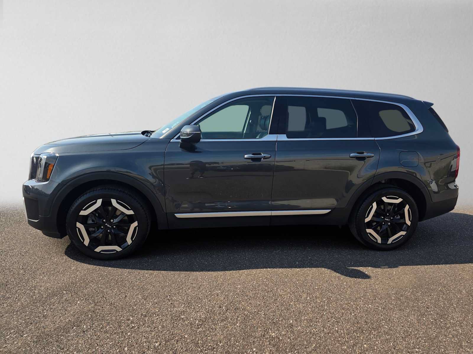 Used 2024 Kia Telluride S w/ S Sunroof Package AWD/4WD image 6