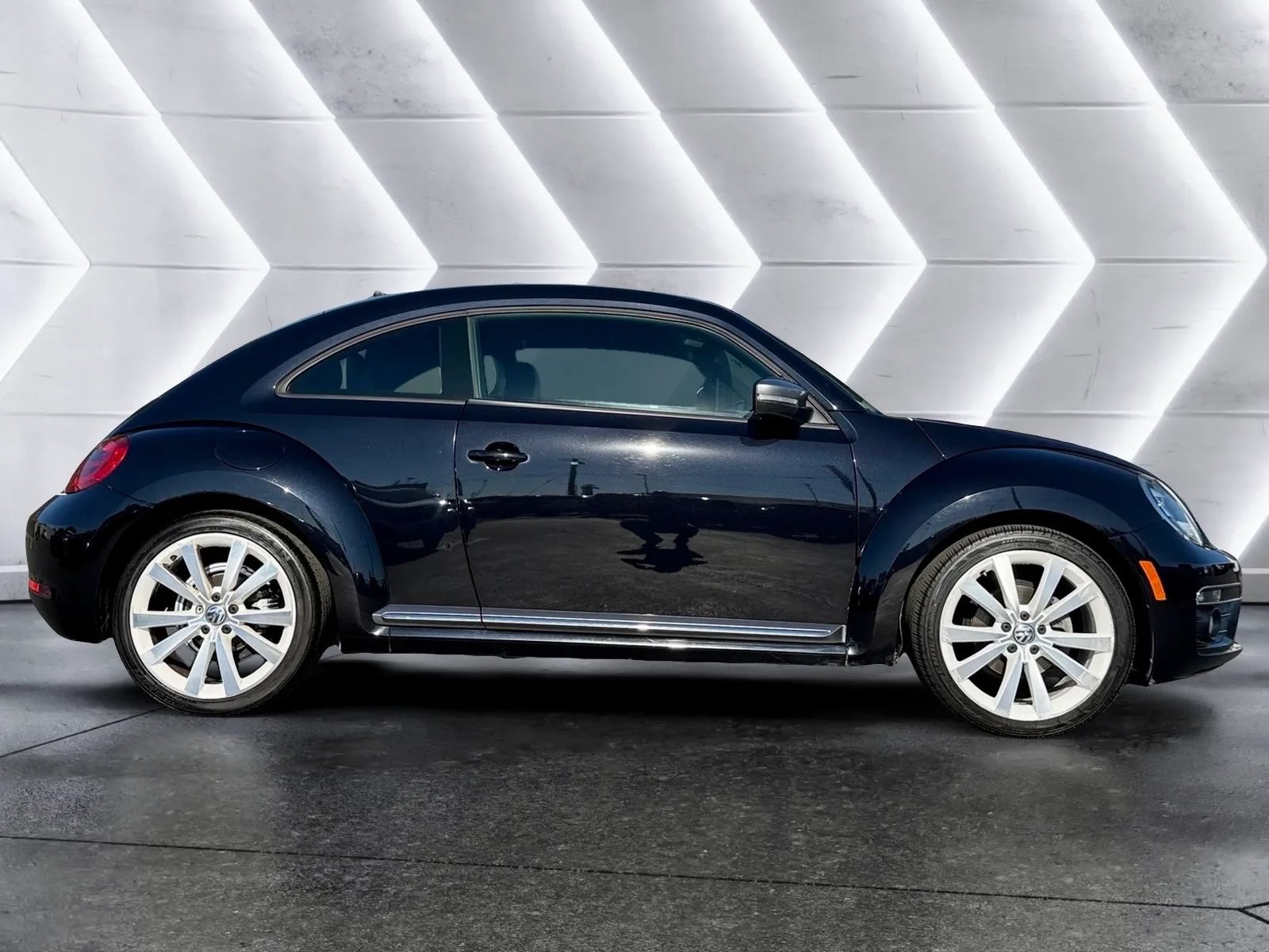 Used 2014 Volkswagen Beetle 1.8T FWD image 4