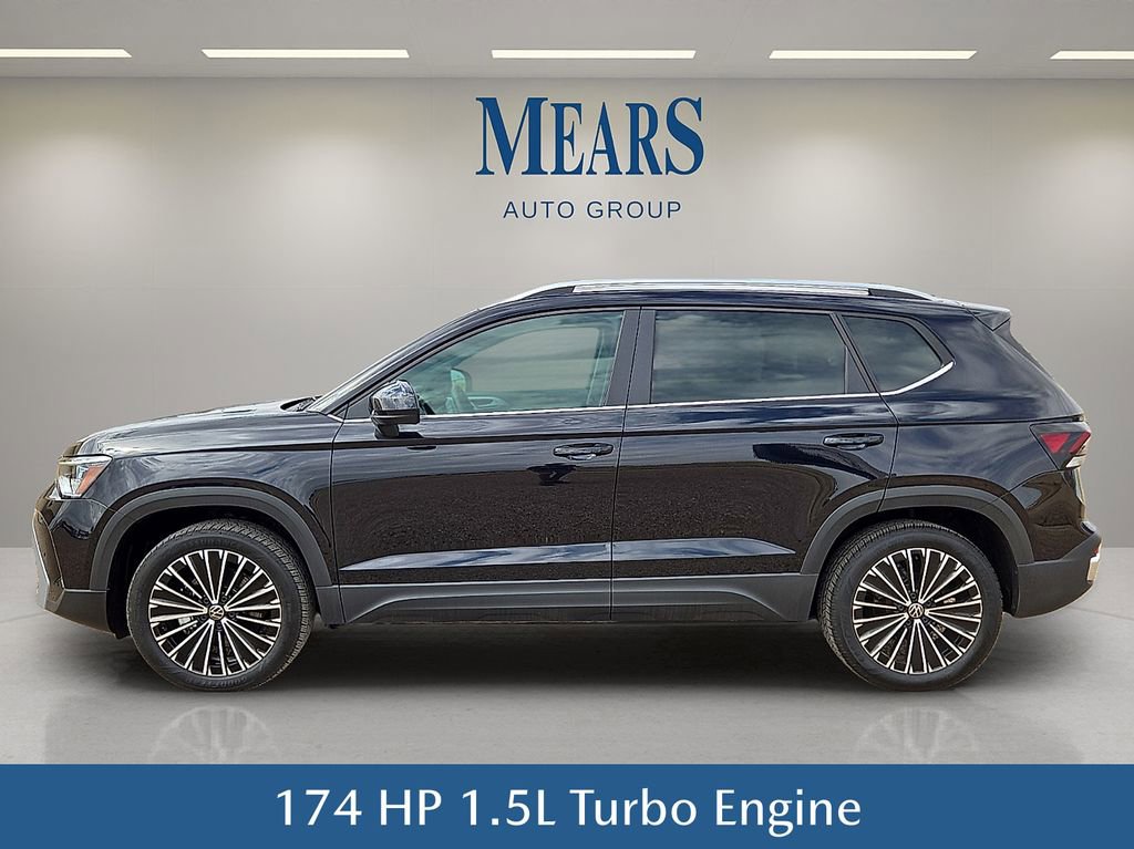 Used 2026 Volkswagen Taos SE FWD image 3