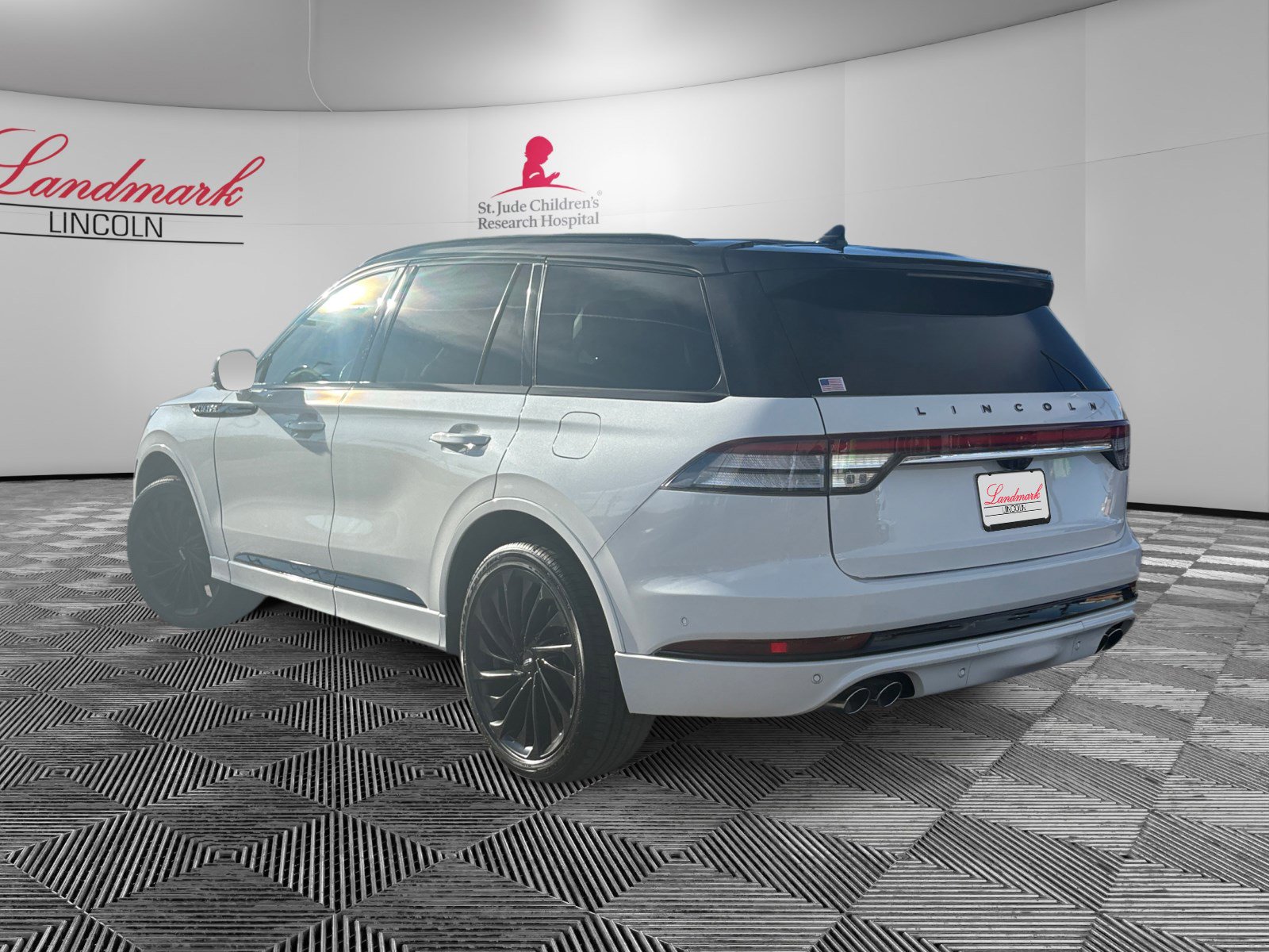 Certified 2023 Lincoln Aviator Black Label image 3