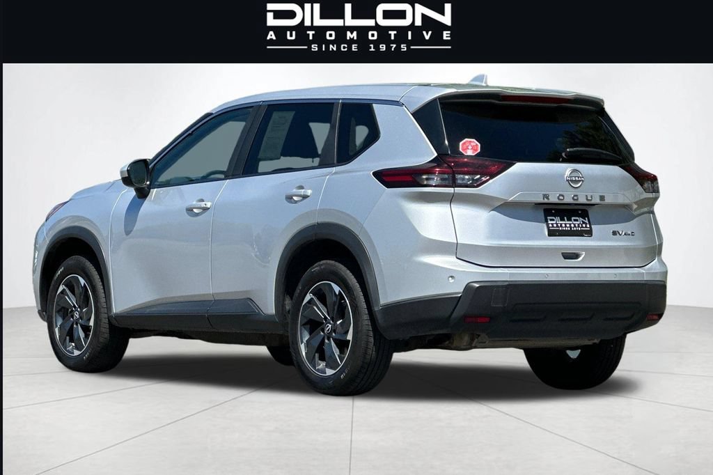 Used 2024 Nissan Rogue SV AWD/4WD image 6