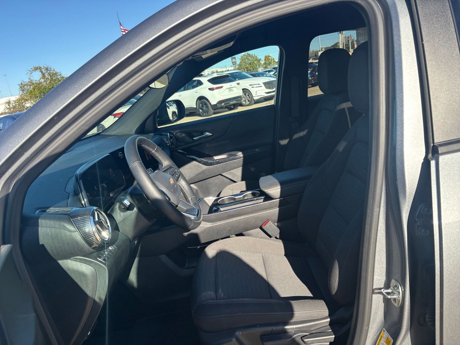 Used 2025 Chevrolet Equinox LT image 25