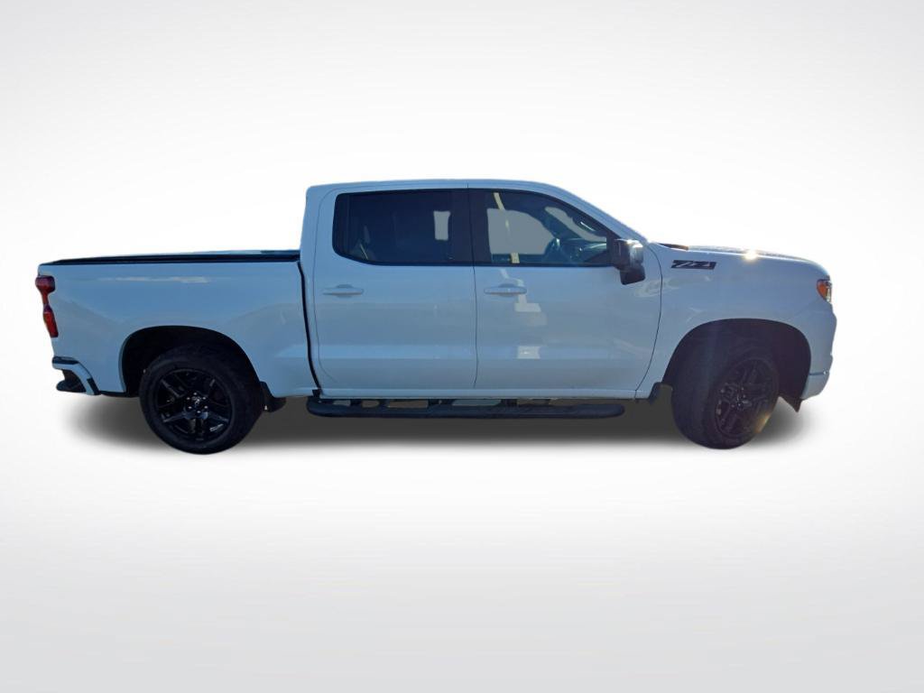 Used 2023 Chevrolet Silverado 1500 RST AWD/4WD image 2