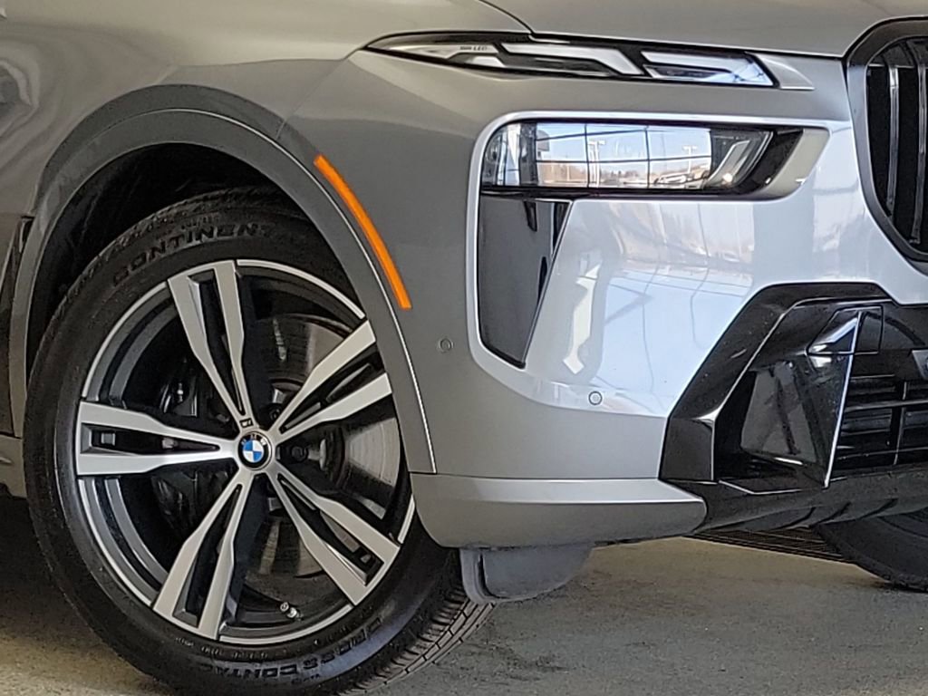 Used 2024 BMW X7 M60i w/ Executive Package image 3