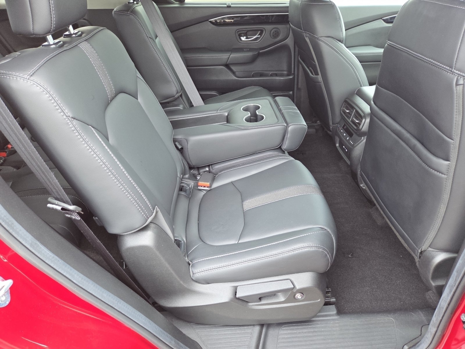 Used 2025 Honda Pilot EX-L image 23