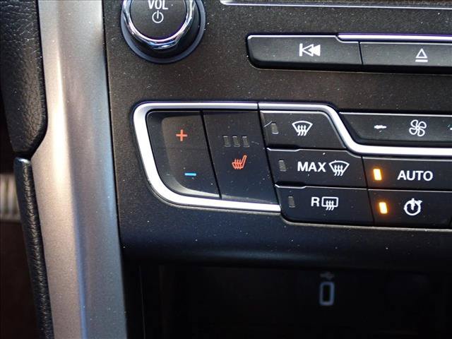Used 2017 Ford Fusion SE w/ Equipment Group 201A FWD image 18
