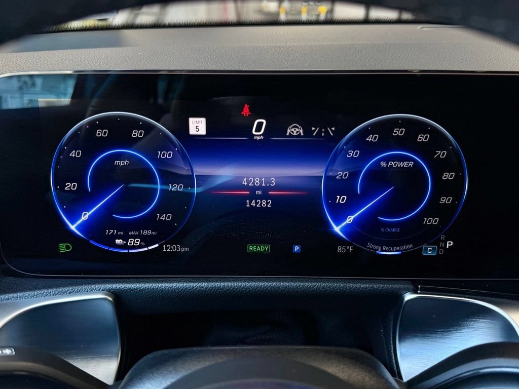 Used 2025 Mercedes-Benz EQB 300 4MATIC image 10