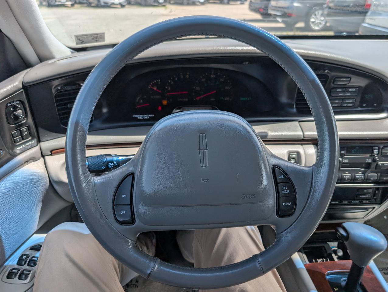 Used 1995 Lincoln Continental FWD image 16