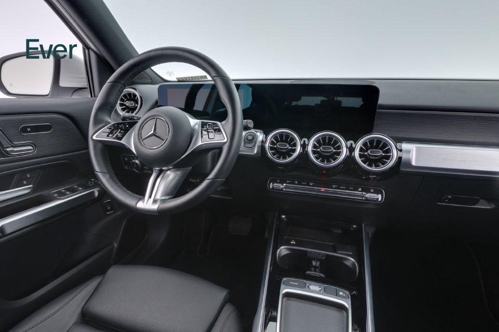 Used 2024 Mercedes-Benz EQB 250+ w/ Driver Assistance Package image 25