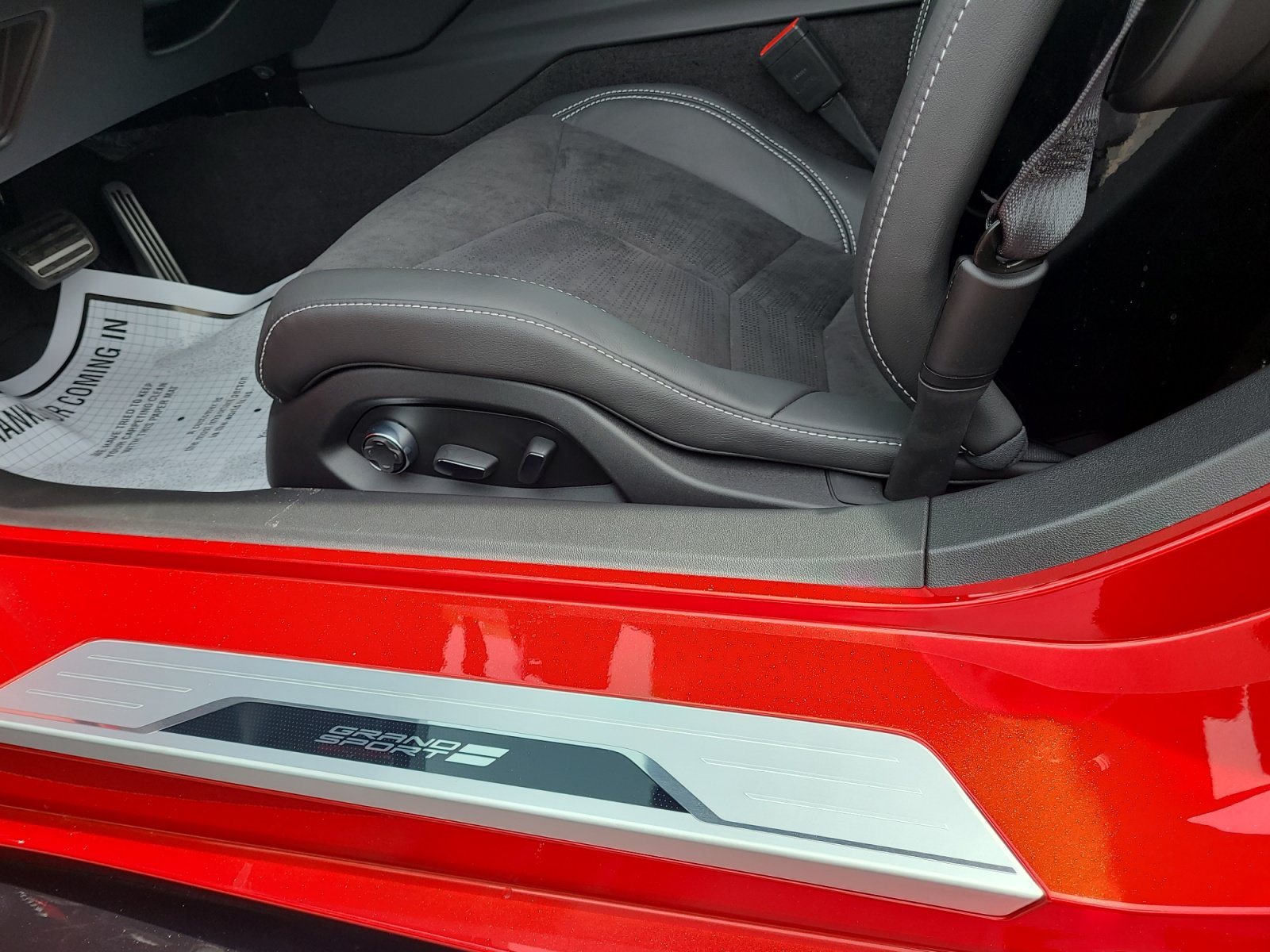 New 2027 Chevrolet Corvette Grand Sport w/ Z52 Sport Performance Package RWD image 13
