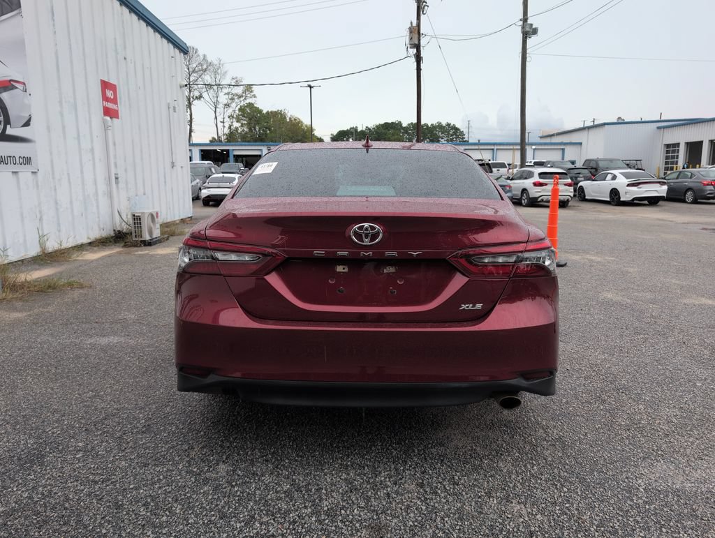 Used 2021 Toyota Camry XLE FWD image 7