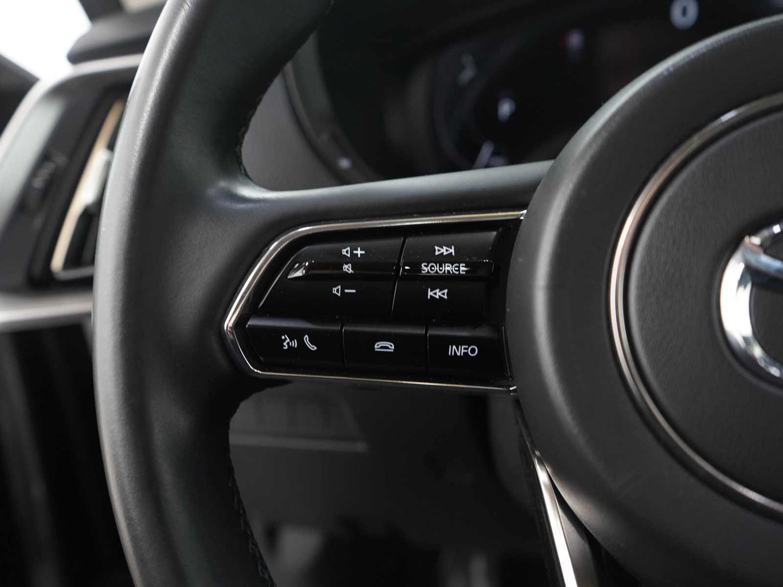 Certified 2024 MAZDA CX-90 Plug-In Hybrid w/ Preferred image 29