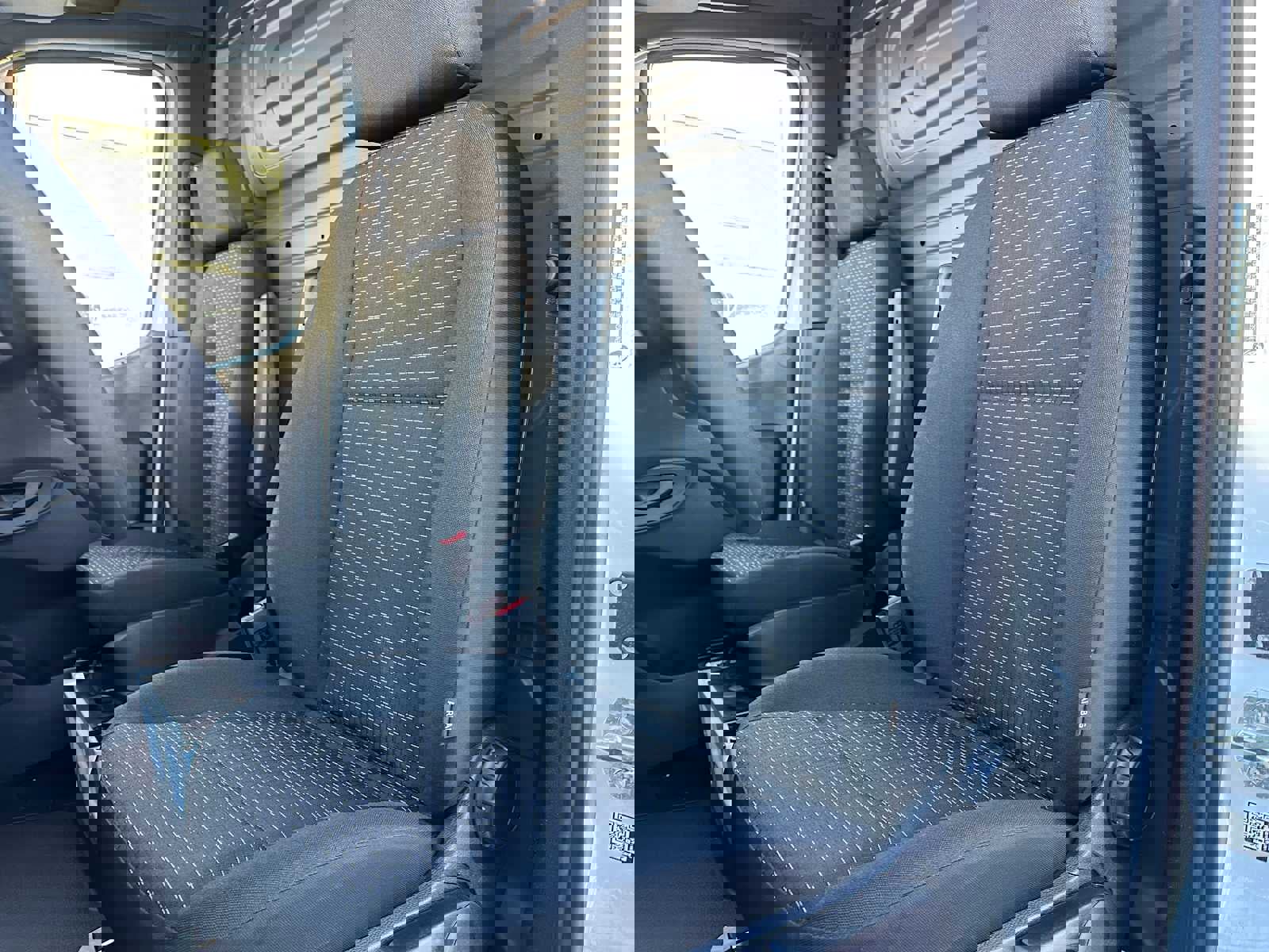 Used 2024 Mercedes-Benz Sprinter 2500 image 23