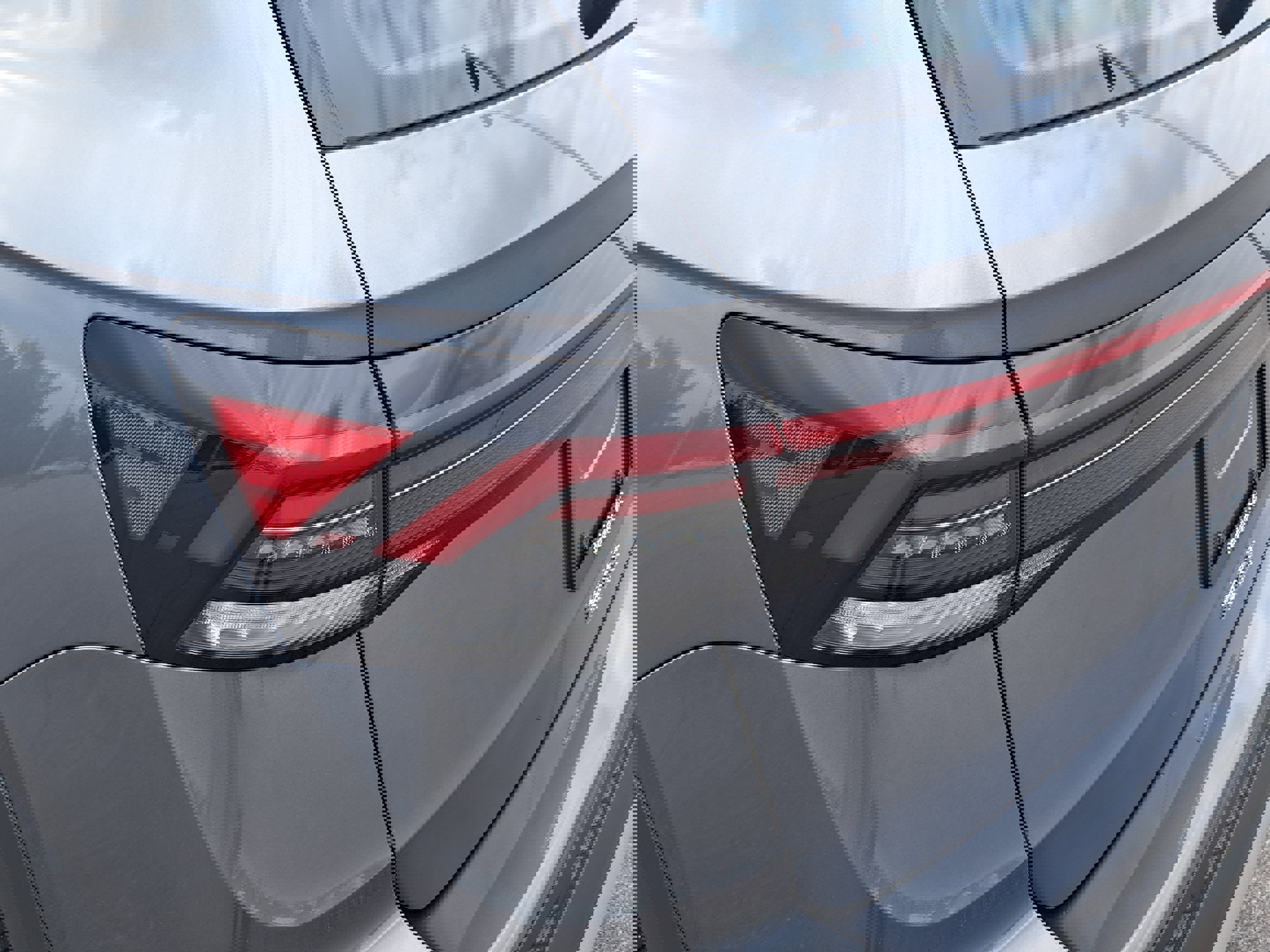 Used 2025 Volkswagen Taos S FWD image 31