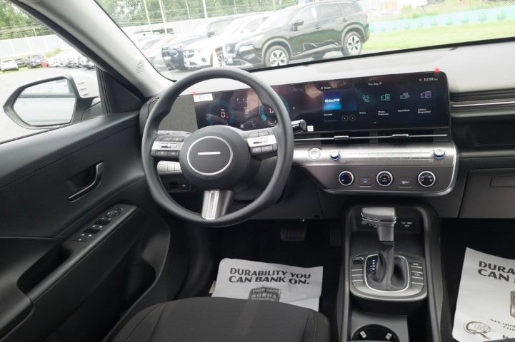 New 2027 Hyundai Kona SE FWD image 18