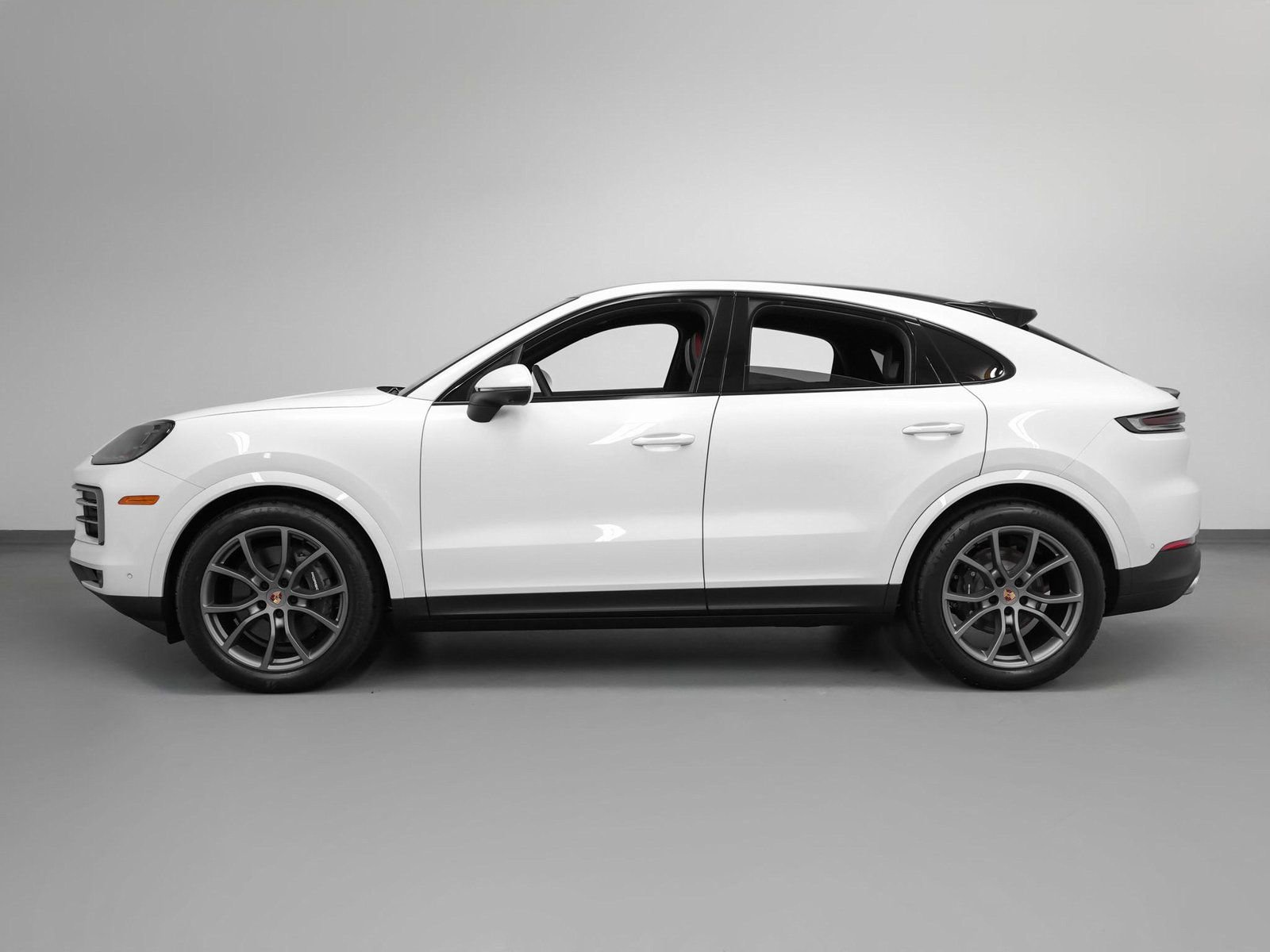 Certified 2025 Porsche Cayenne Coupe AWD/4WD image 2
