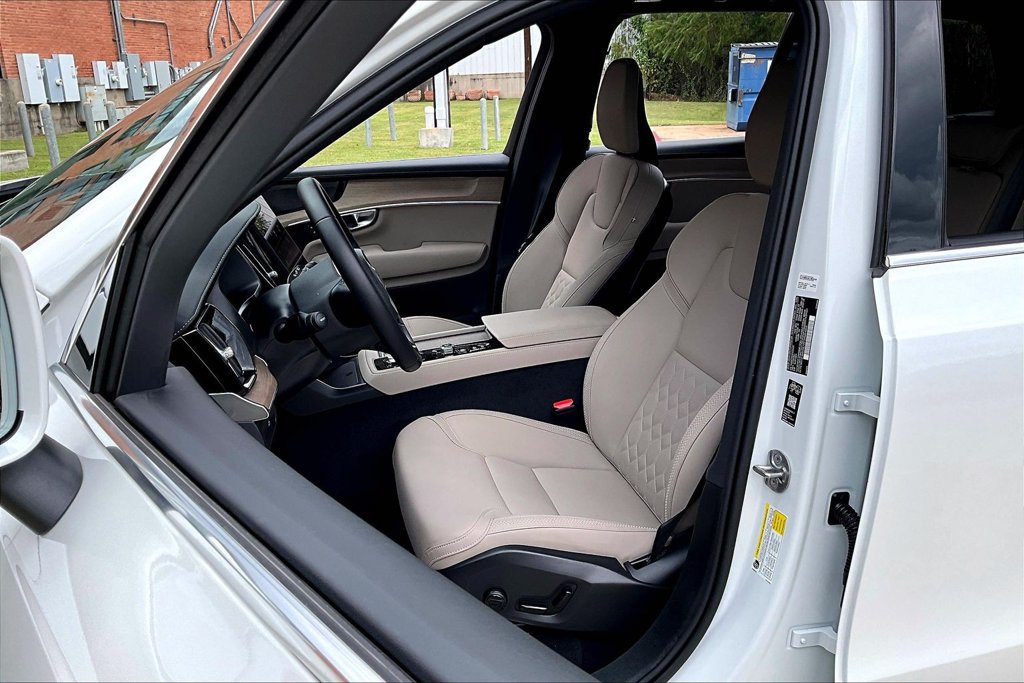 Used 2026 Volvo XC90 B6 Plus AWD/4WD image 33
