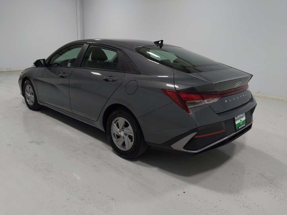 Used 2025 Hyundai Elantra SE FWD image 5