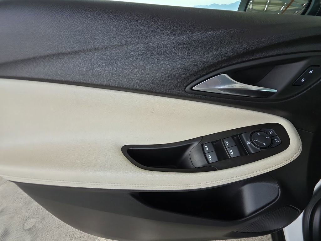 Used 2023 Buick Encore GX Select w/ Safety Package II image 24