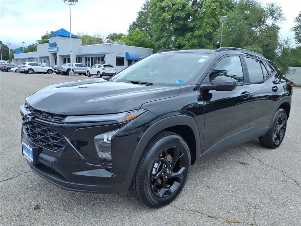 Used 2026 Chevrolet Trax LT w/ Driver Confidence Package FWD image 8