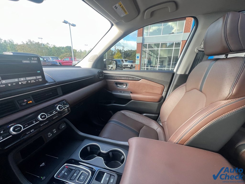Used 2025 Honda Pilot Elite image 17