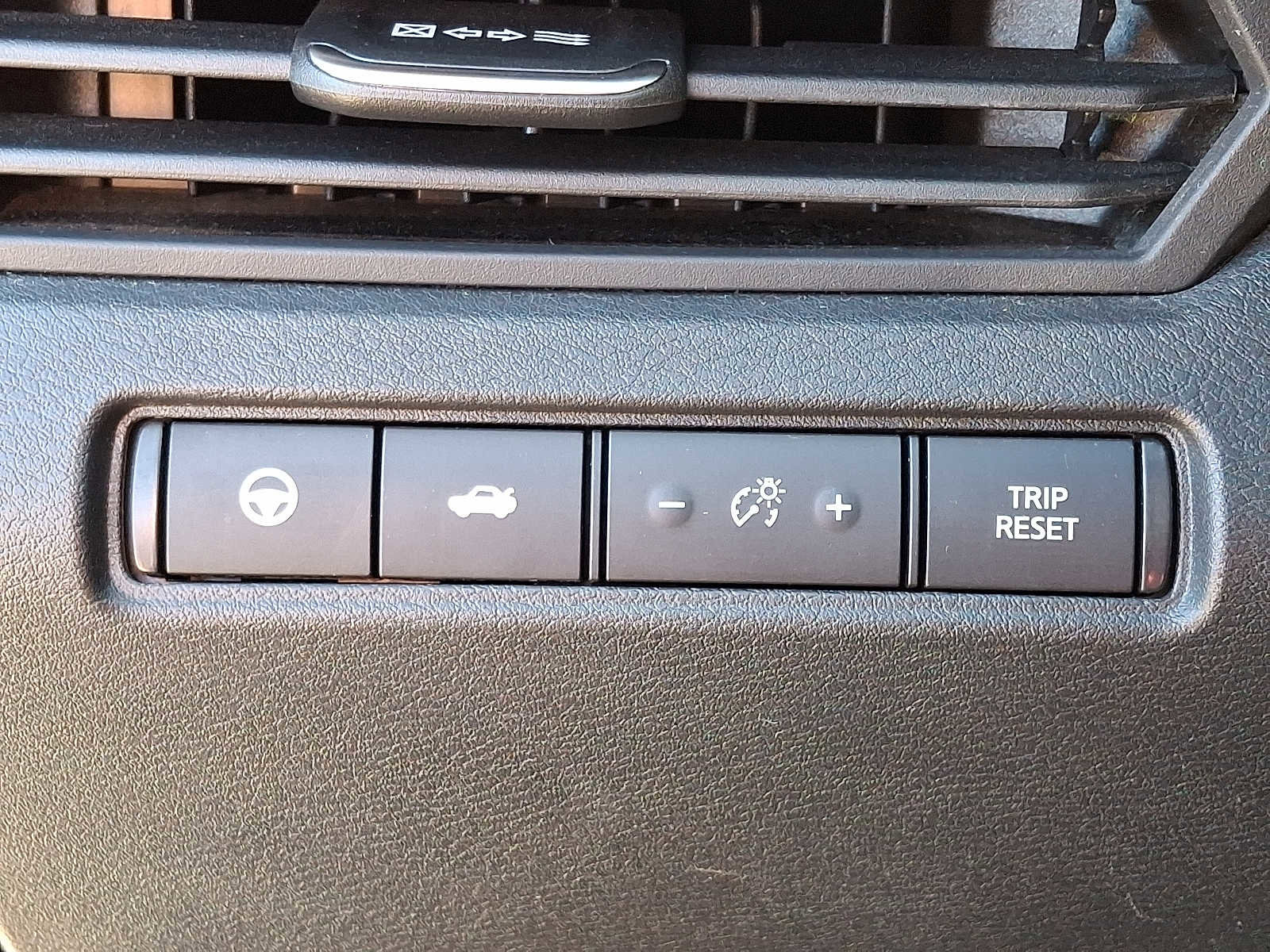 Used 2020 Nissan Altima 2.5 SV image 25