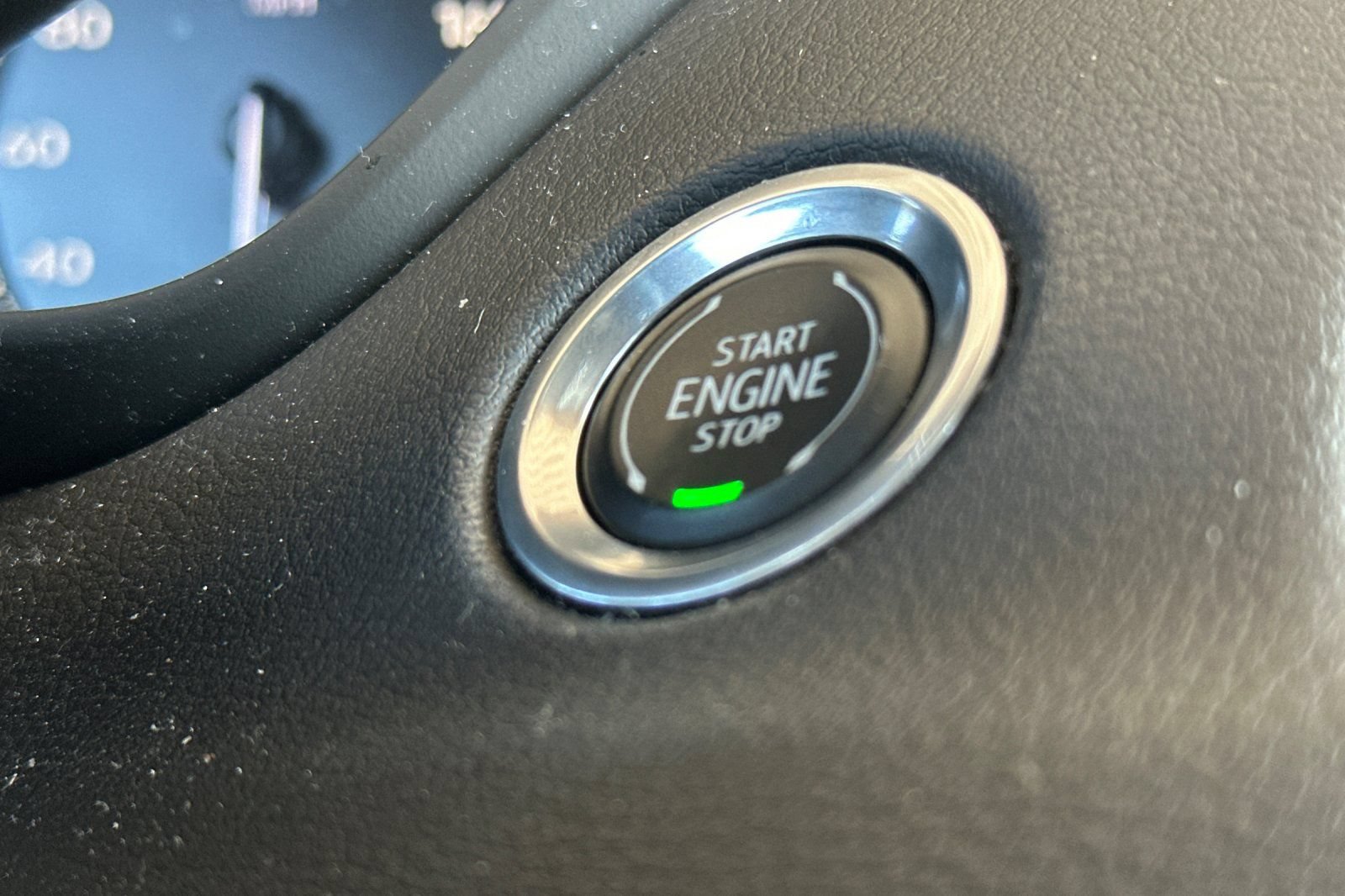 Used 2022 Cadillac XT4 Luxury w/ Cold Weather Package FWD image 29