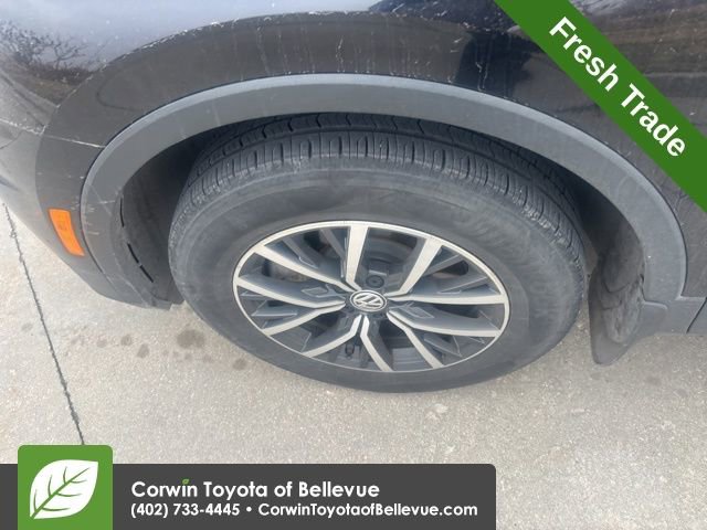 Used 2019 Volkswagen Tiguan SE w/ Panoramic Sunroof Package image 11