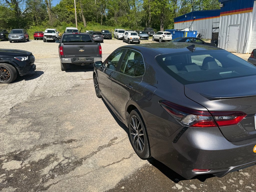 Used 2024 Toyota Camry SE w/ Cold Weather Package FWD image 5