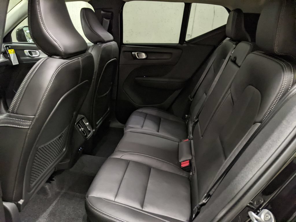 New 2026 Volvo XC40 B5 Core w/ Climate Package AWD/4WD image 23