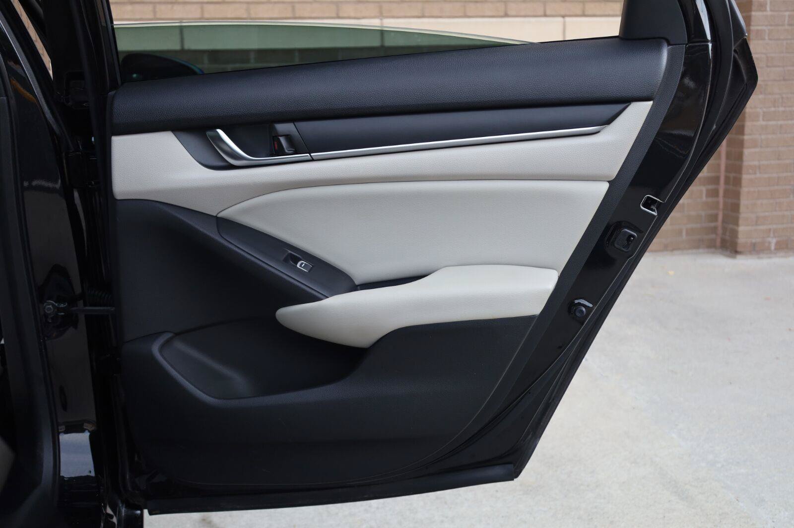 Used 2018 Honda Accord LX image 22