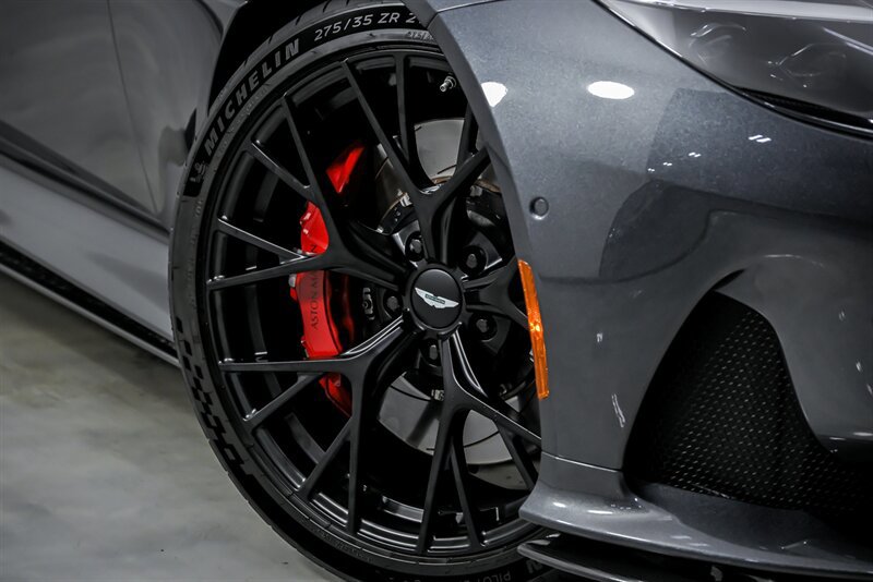 Used 2024 Aston Martin DB12 Coupe RWD image 4