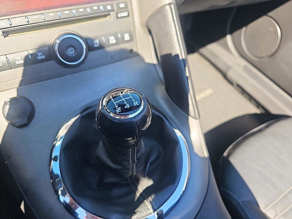 Used 2008 Pontiac Solstice GXP w/ Premium Package image 27