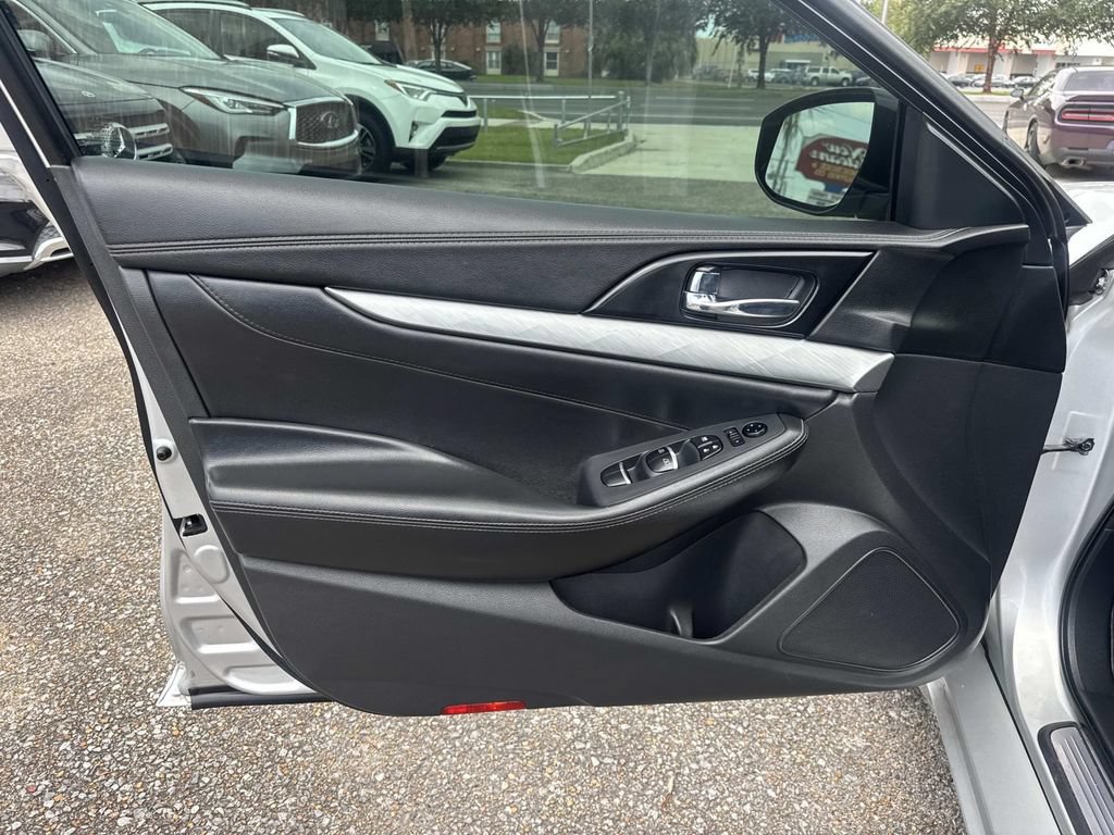 Used 2018 Nissan Maxima 3.5 SV FWD image 19