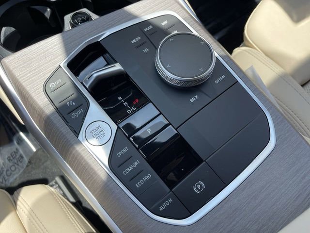 Used 2025 BMW 330i Sedan w/ Premium Package image 22