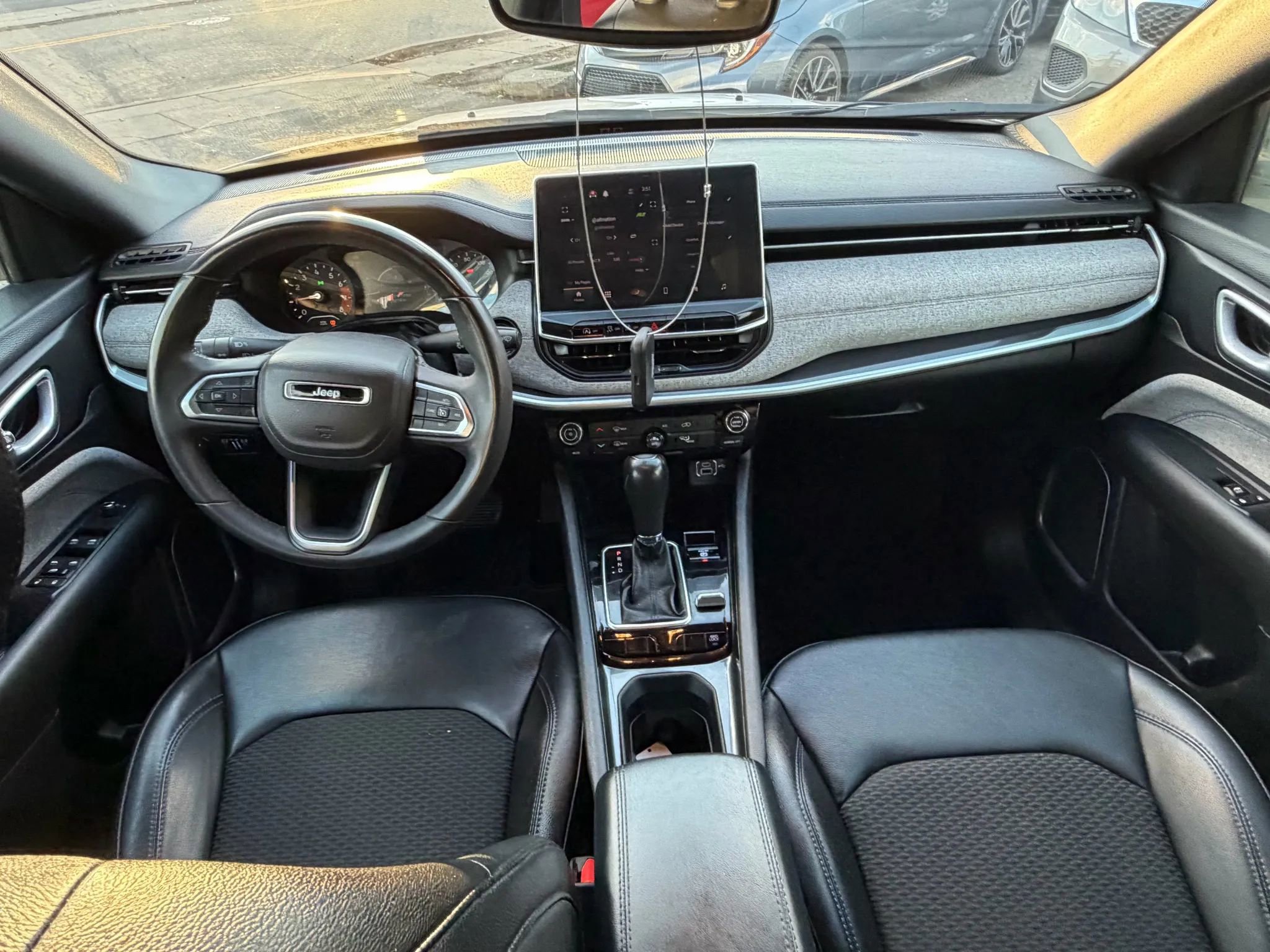 Used 2023 Jeep Compass Latitude image 26