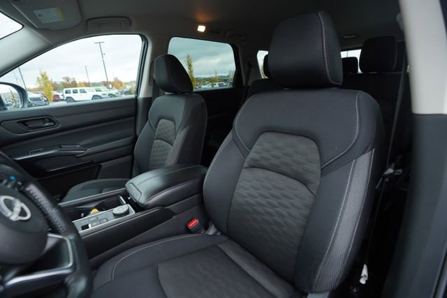 Used 2023 Nissan Pathfinder SV image 36