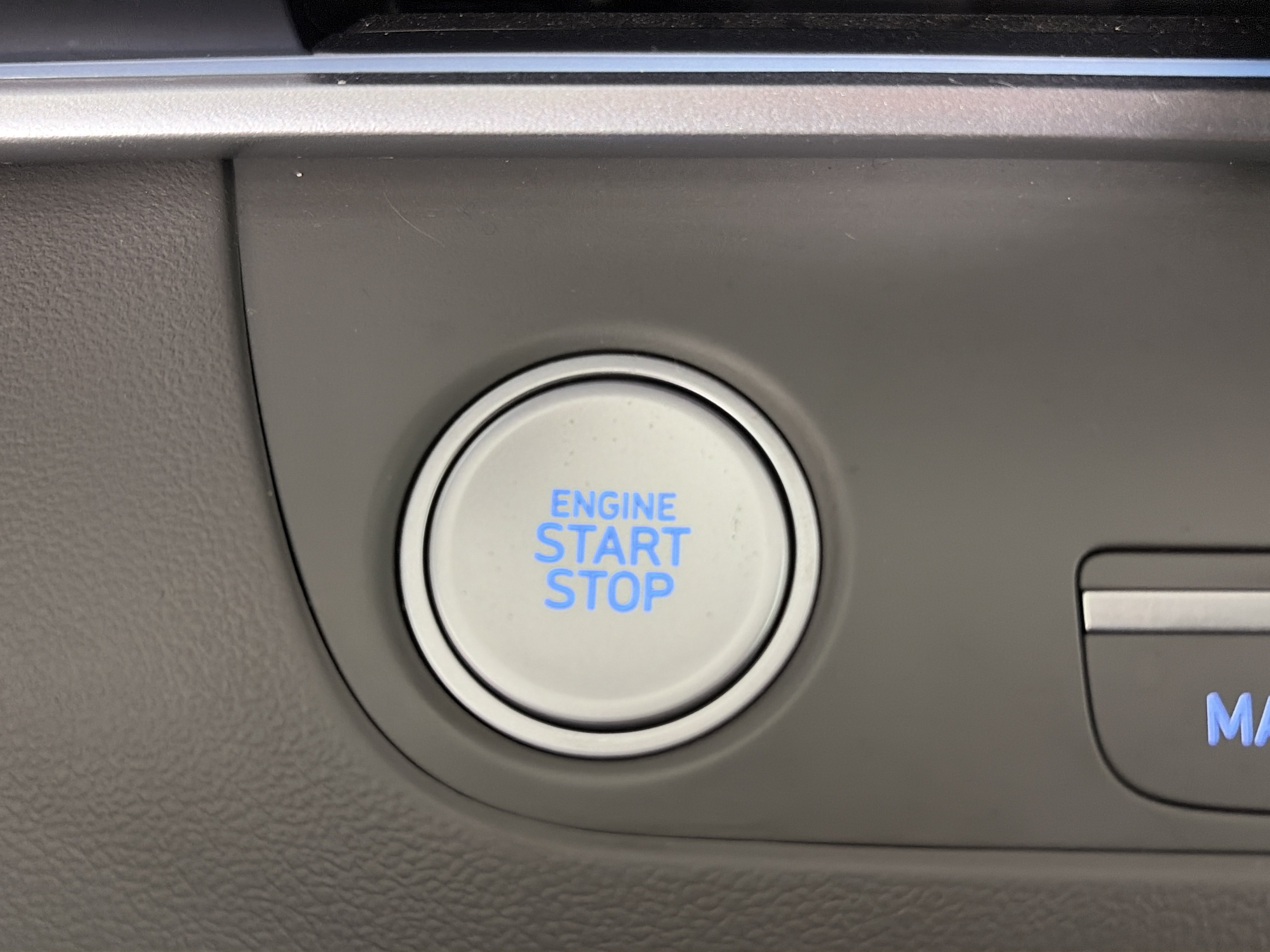 Used 2025 Hyundai Elantra SEL FWD image 31