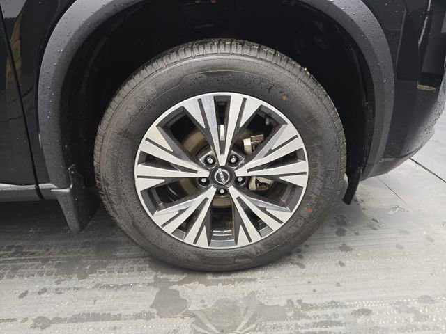 Used 2023 Nissan Rogue SV image 12